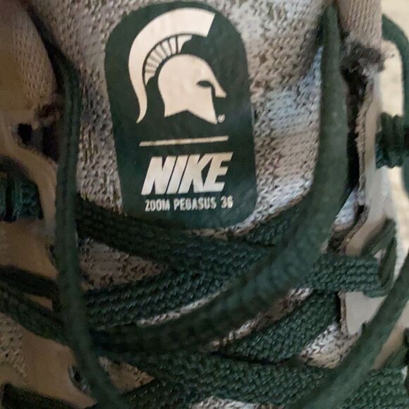NIKE | AIR ZOOM PEGASUS 36 Michigan State MSU | 8 - Picture 8 of 9